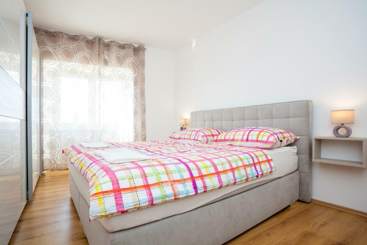 Holiday Apartment Ivica Milohnici Exterior foto